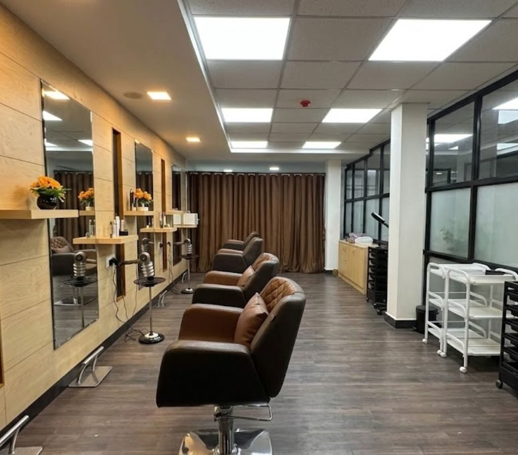 Top-rated styling chairs at our unisex salon in Velachery